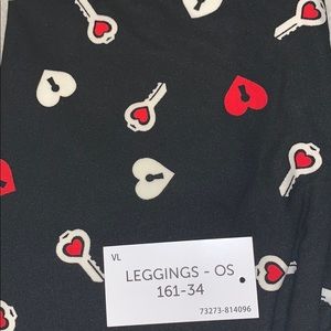 LulaRoe Lock & Key 🔑  Valentine OS leggings